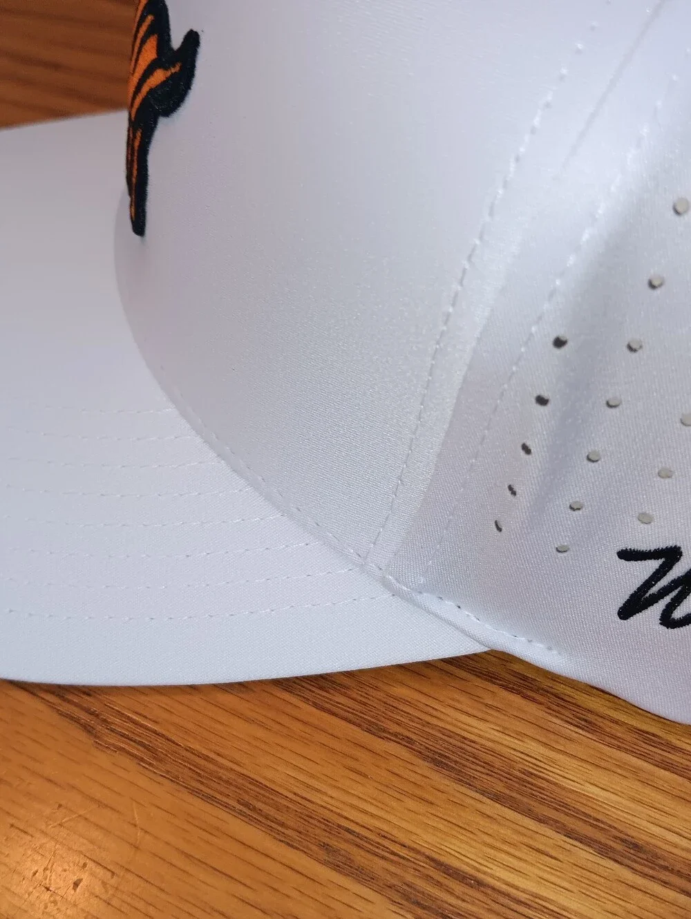 WAGGLE TIGER GOAT GOLF HAT